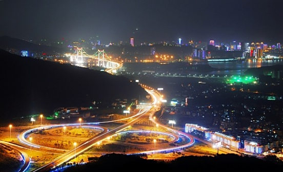 <p>海沧大桥鸟瞰(夜景)