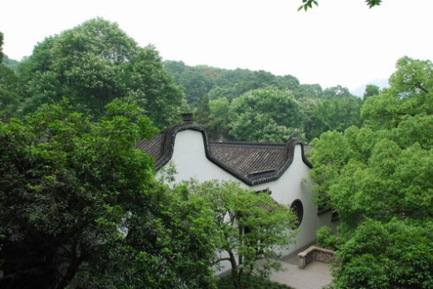  p>虎跑定慧寺,原称大慈定慧禅寺,俗称虎跑寺,位于 a href="#" data