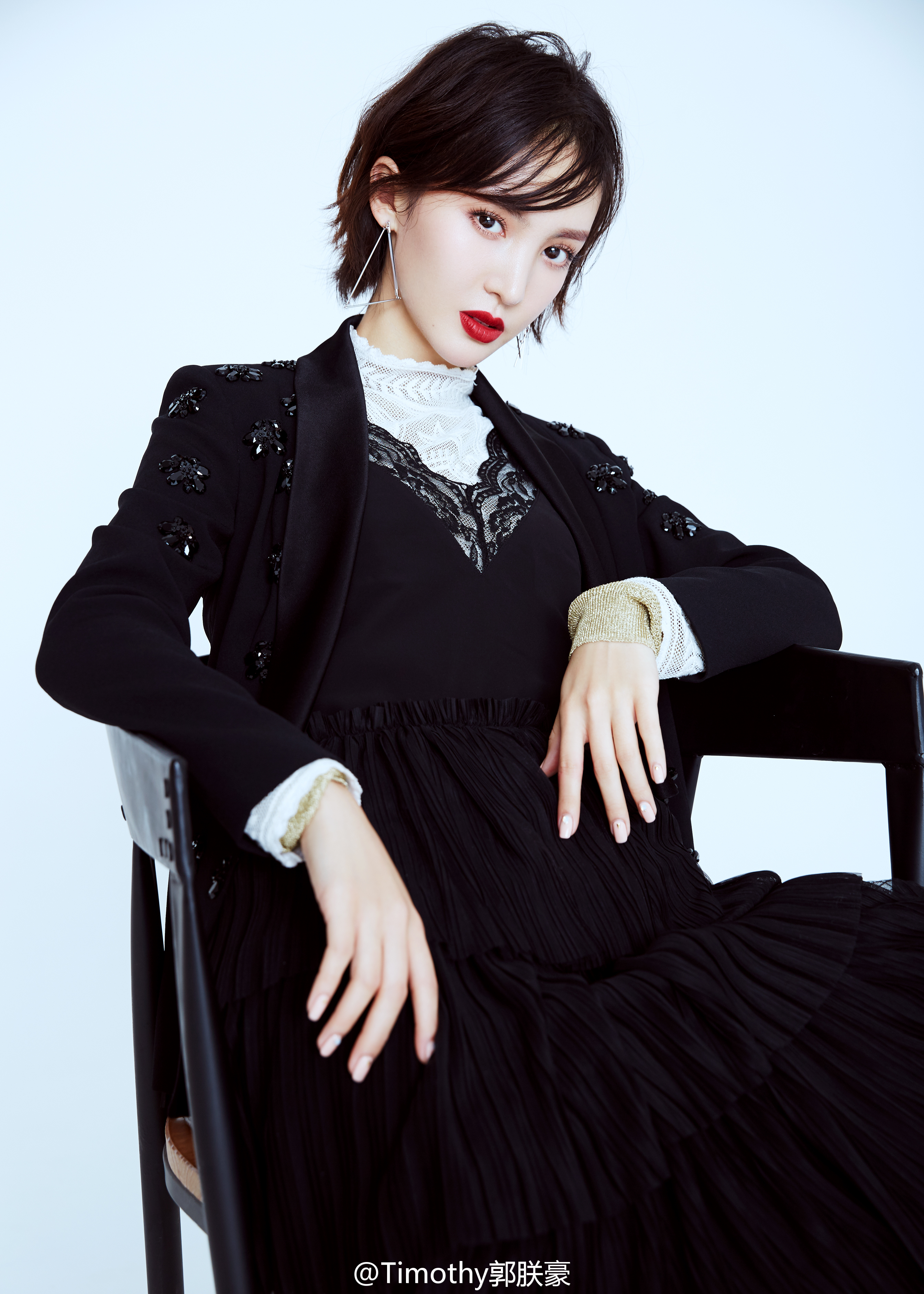  p>金晨,1990年9月5日出生于山东省济南市,毕业于北京舞蹈学院民族舞