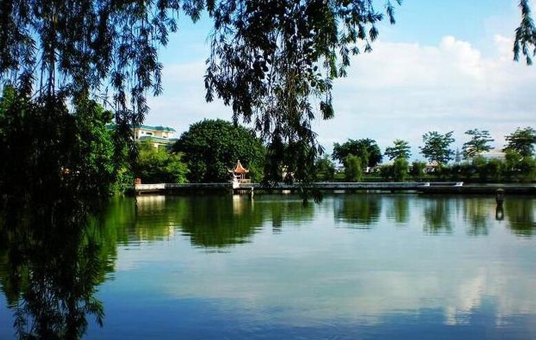  p>西湖水镜,是莆田著名的二十四景之一.