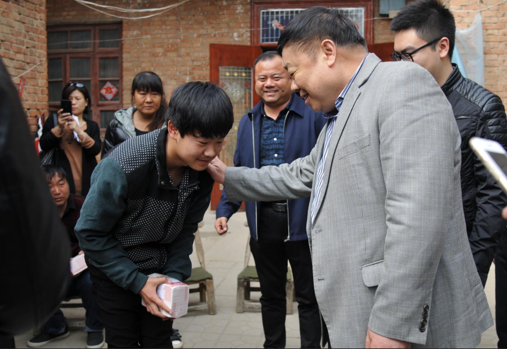  p data-id="gnwhln2b7p">董留生,尉氏县南曹乡人,当兵转业后从商.