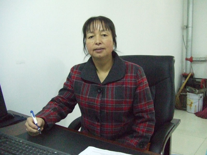  p>王慧荣,女,陕西省麟游县人,1962年3月出生,1979年8月参加工作,语文