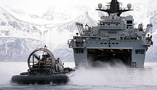  p>气垫船,是指一种利用表面效应原理,依靠高于大气压的空气在船体与