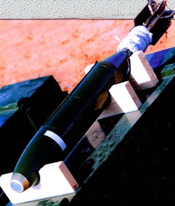 120毫米末端修正迫击炮弹