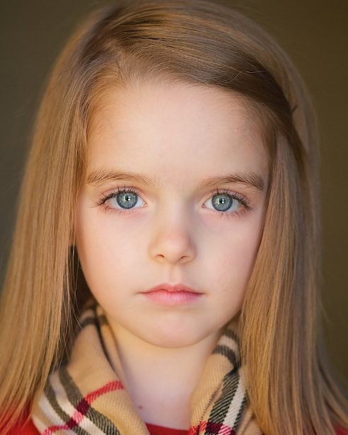 麦肯纳·格蕾丝