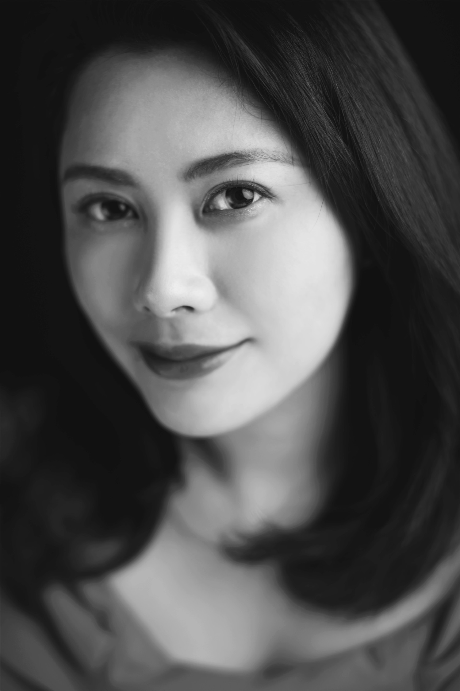  p>李洋,曾任中国网出镜记者,新华网主持人,南瓜姑娘ceo,从事政经报道