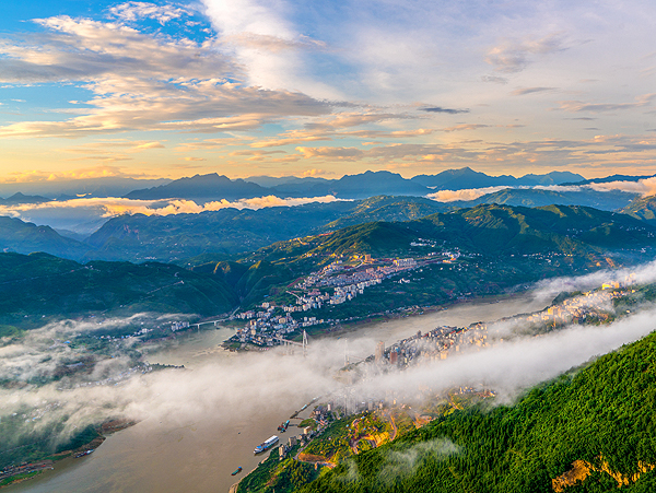  p>巴东县,隶属湖北省 a target="_blank" href="/item/恩施土家族