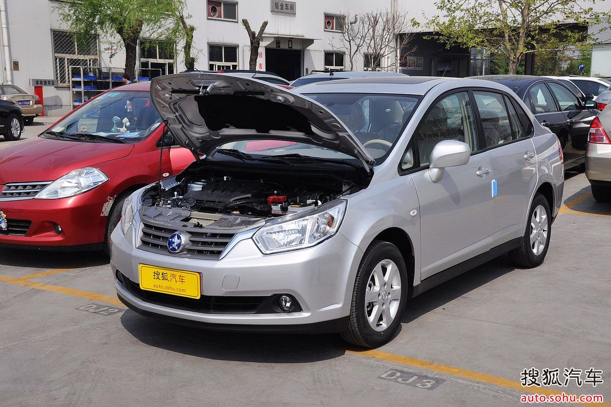 东风启辰品牌旗下首款车型-启辰d50在北京车展正式上市