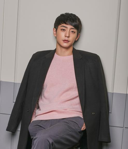  p data-id="gnrucr77n1">金显祐 i>(kim hyu