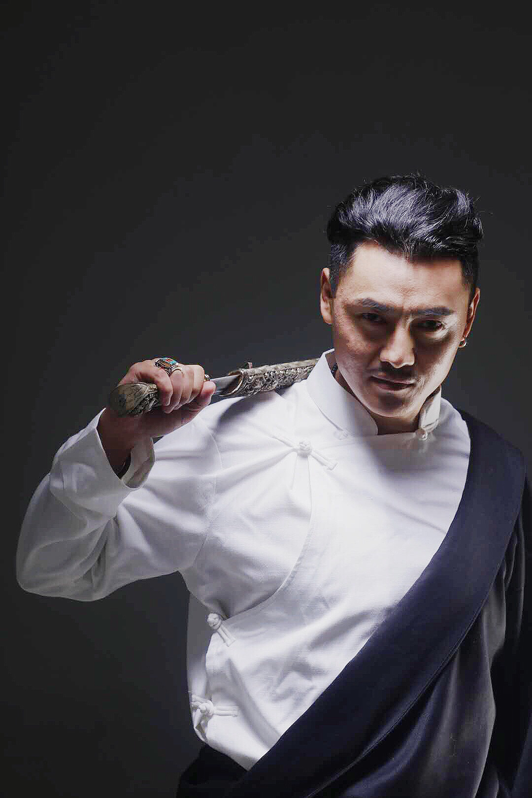  p>仁青巴仁,中国男歌手,演员.