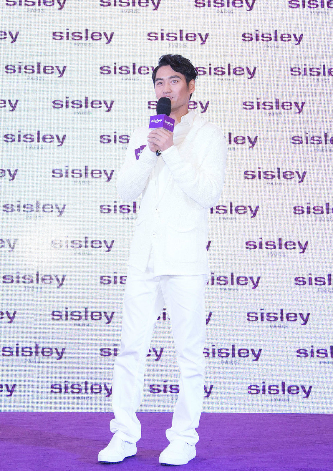  p>袁弘,1982年8月23日出生于湖北省武汉市,中国内地影视男演员,毕业