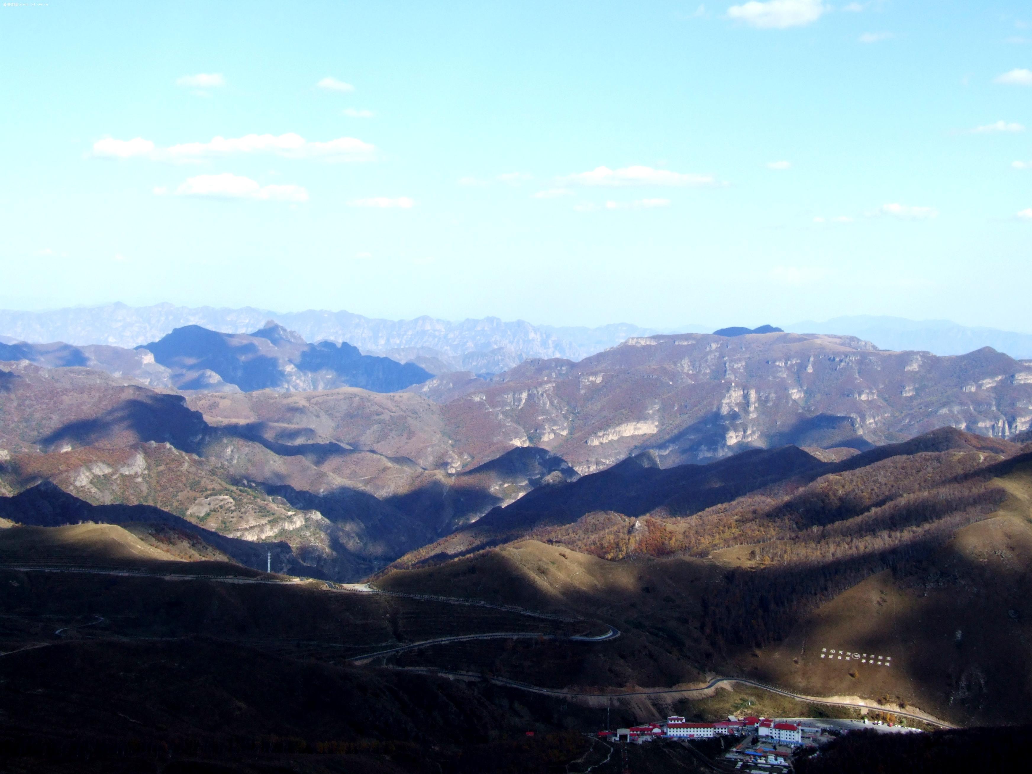 灵山自然风景区位于北京市 a target="_blank" href="/item/门头沟