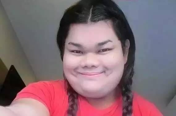  p>宝拉,1993年3月12日出生,以大胆敢秀闻名,她