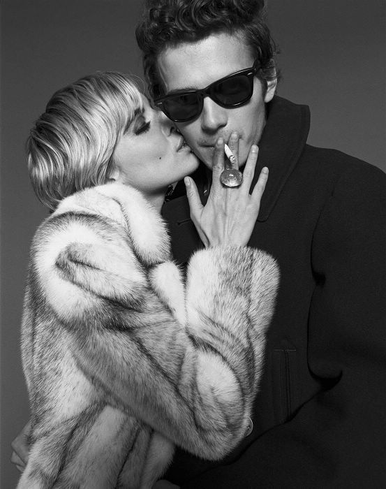  p>西耶娜·米勒(sienna miller),1981年12月28日出生于美国纽约,英美