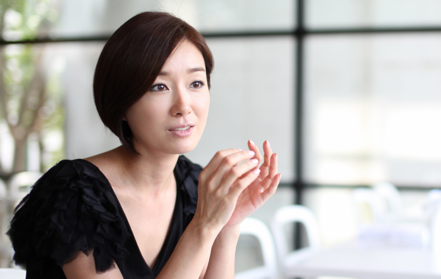  p data-id="gnwfhwqtt8">吴妍秀,1971年10月27日出生于韩国首尔,演员