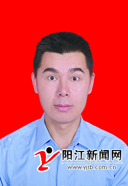 男,1977年4月出生,广东雷州人,中共党员,现任广东省阳江监狱办公室