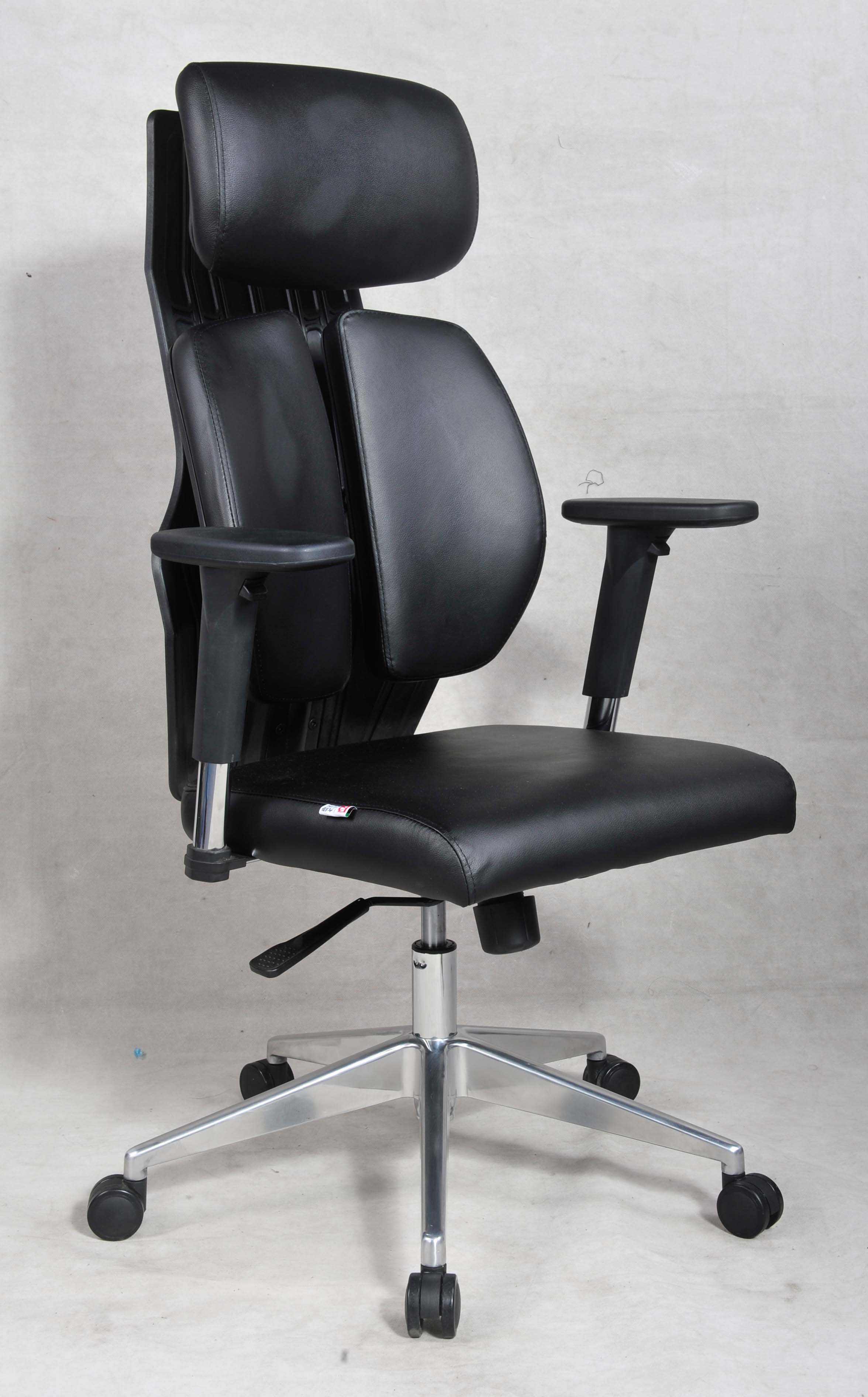  p>办公椅,英文office chair,是指日常工作和社会活动中为工作方便而