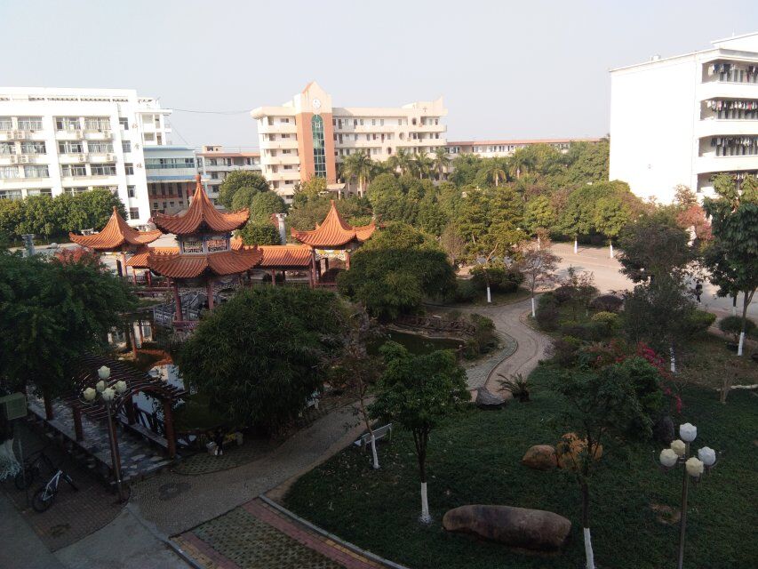 0jdbvghx">武鸣中学(wuming high school),简称武中,是广西示范性高中