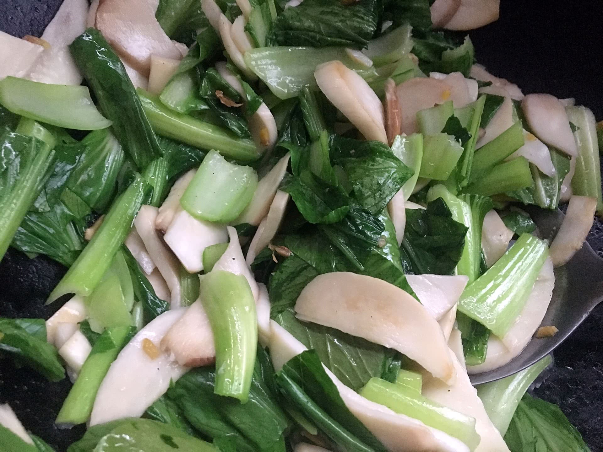 杏鲍菇炒青菜