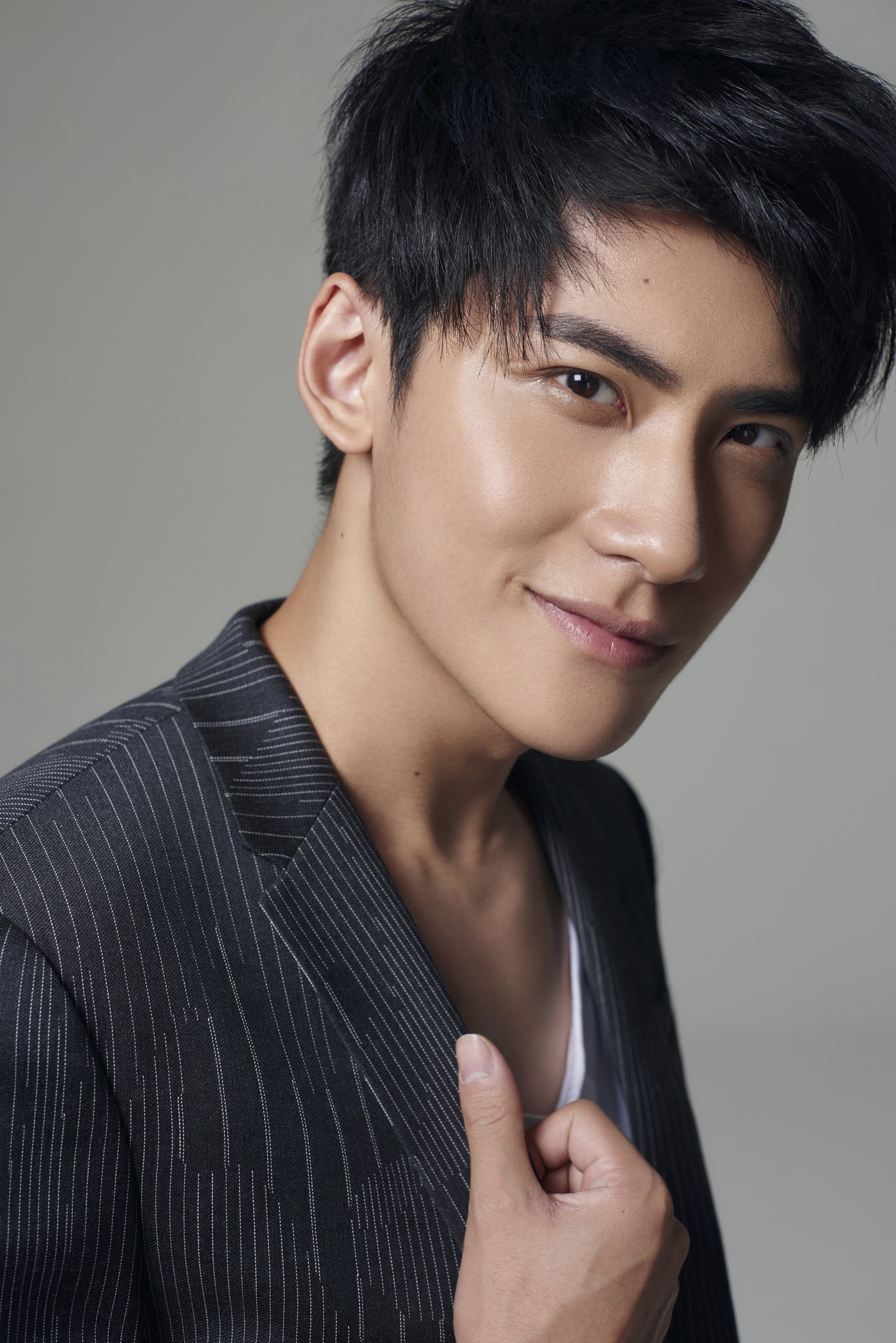 id="761219">台湾省 /a>台北市,毕业于真理大学法律系,中国台湾男演员