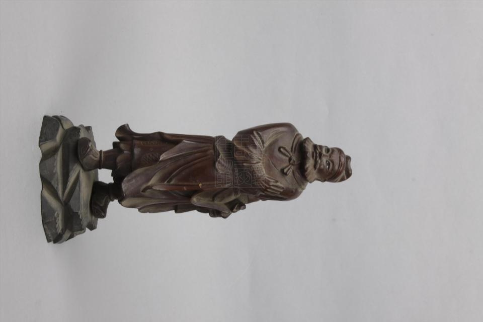 现代木雕张飞像