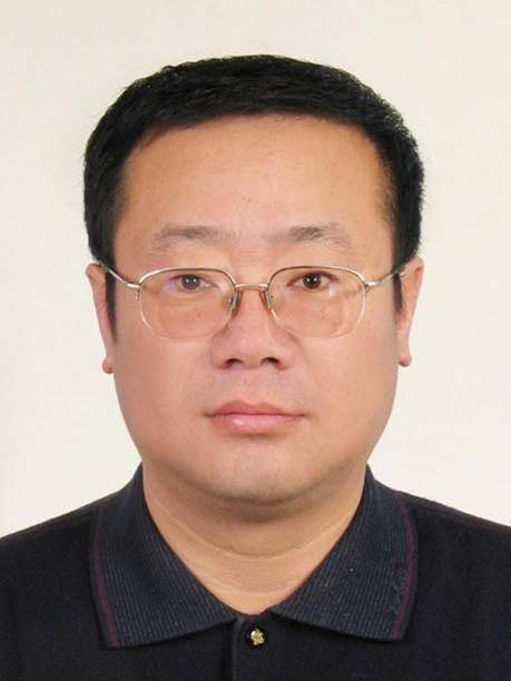  p data-id="tntxa8fzn5aq">翟伟,男,出生于1965年1月,大学本科,学士