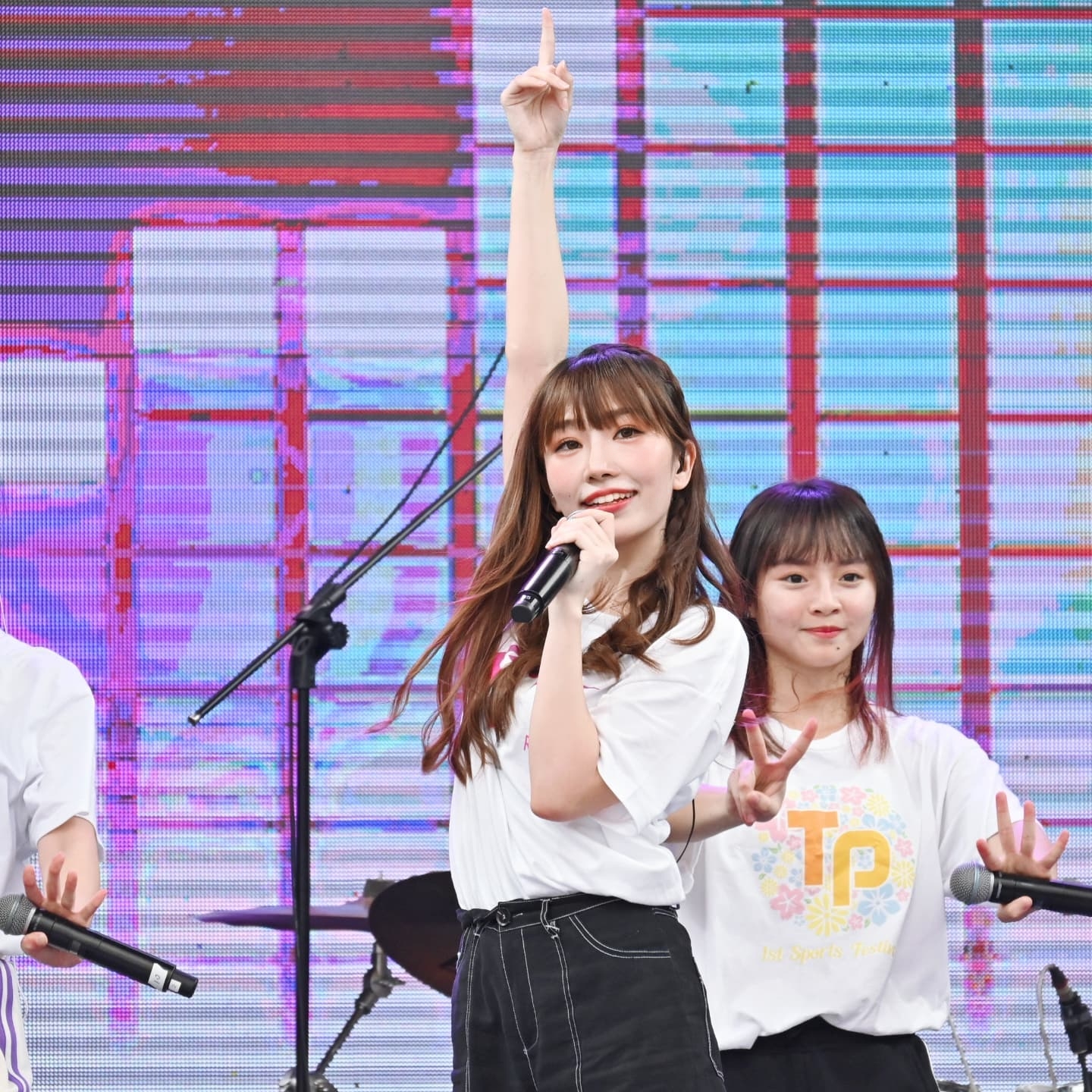 日本女歌手,台湾女子组合 a target="_blank" href="/item/akb48 team