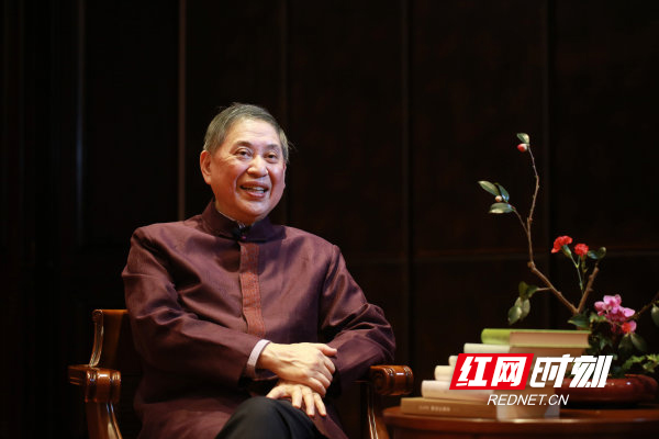白先勇作序，《日子疯长》繁体中文版在中国台湾出版发行_百科TA说