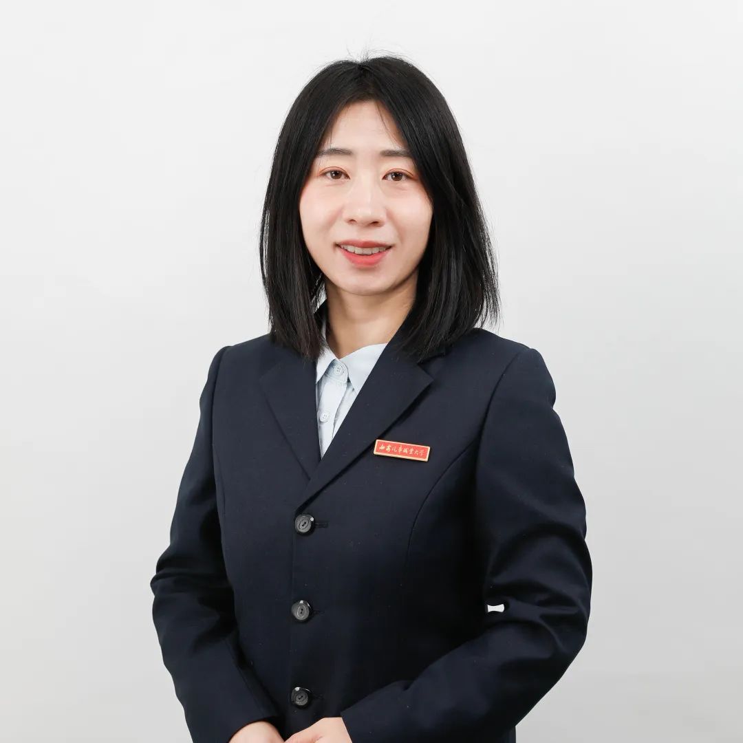 刘昕,中共党员,硕士毕业于长安大学车辆工程专业,现任西安汽车职业
