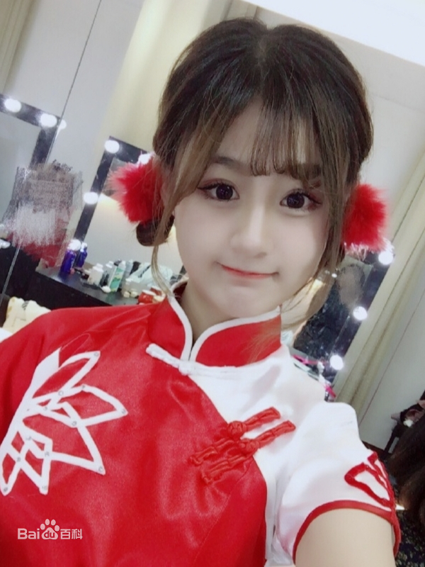 方诗涵,1997年11月28日出生于辽宁省抚顺市,中国内地女歌手,女子