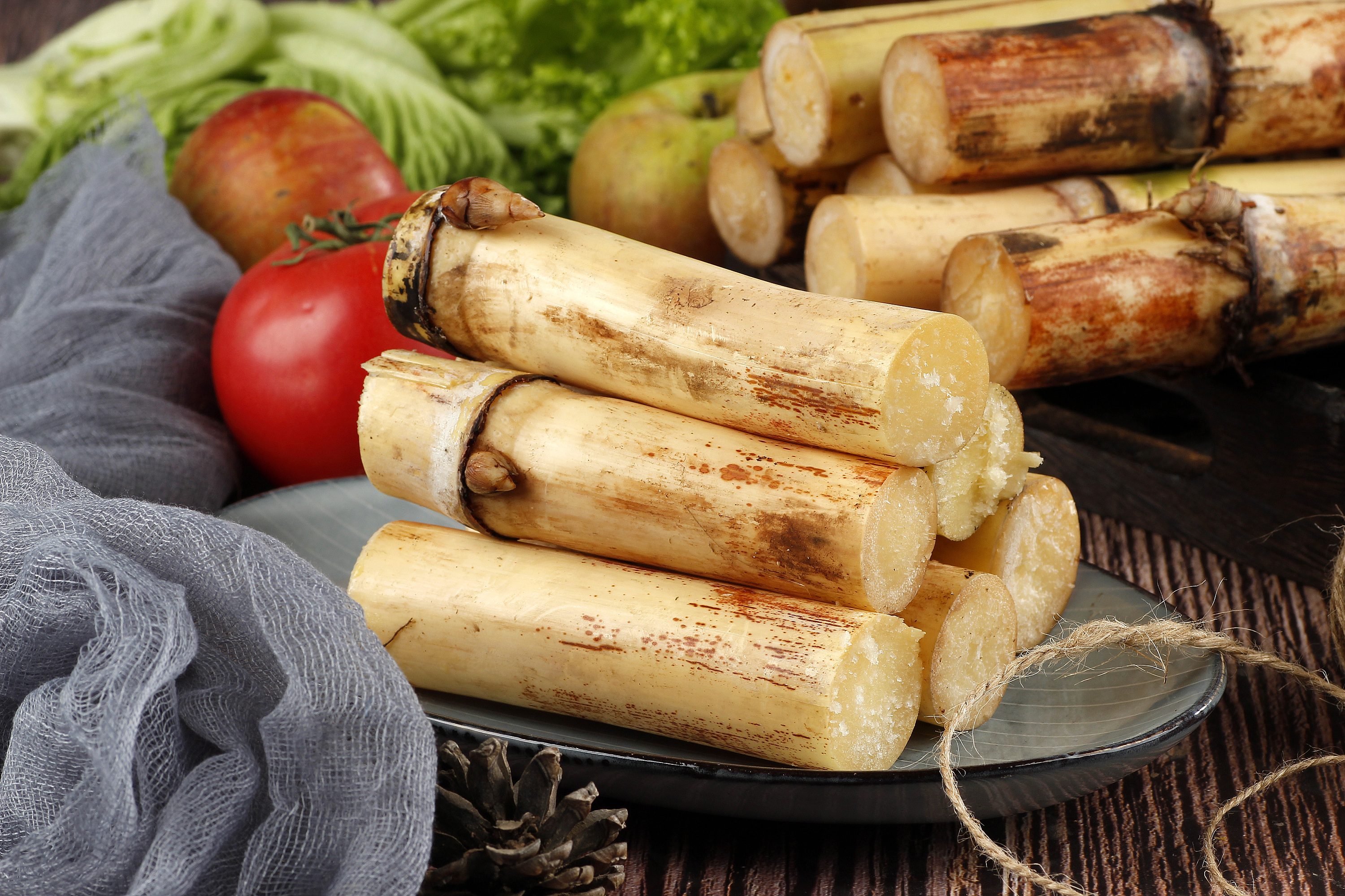  p data-id="gntaxdvq5e">甘蔗( i>saccharum officinarum /i> l.