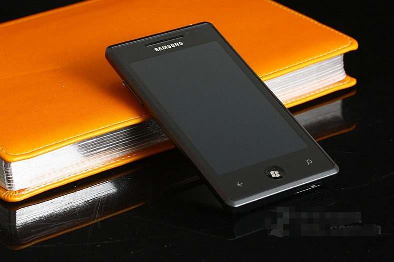  p>三星i8700(omnia 7)是一款三星品牌旗下的直板商务手机,主屏尺寸为