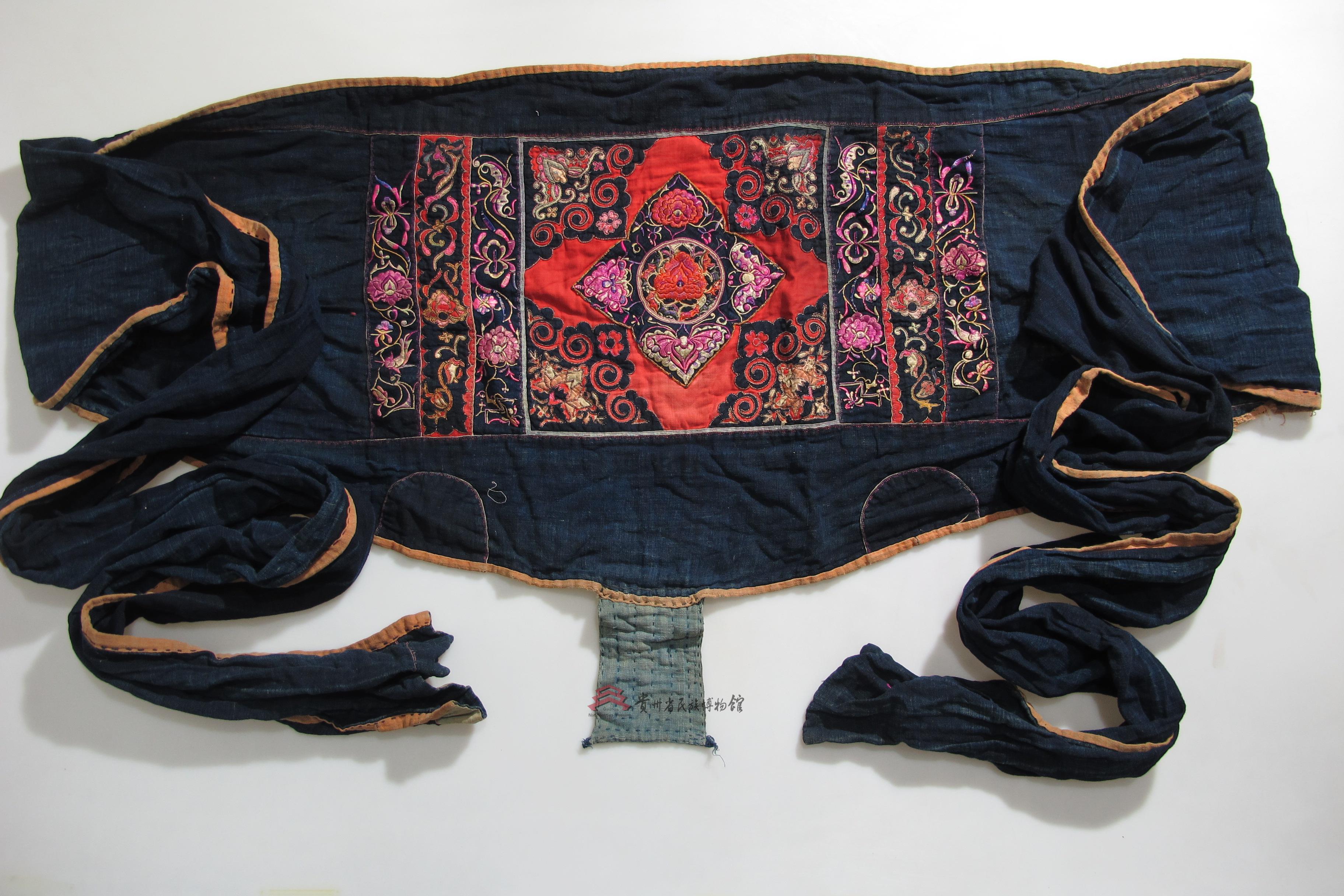 民国广西壮族平绣蝴蝶纹背带