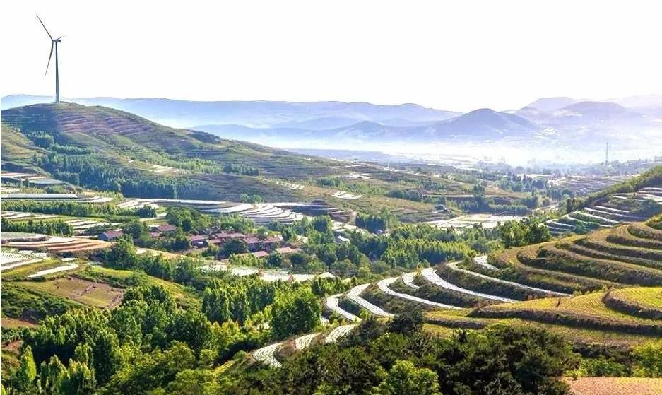 位于潍坊市安丘市郚山镇西南方向5公里处,太平山最高峰海拔为52米 