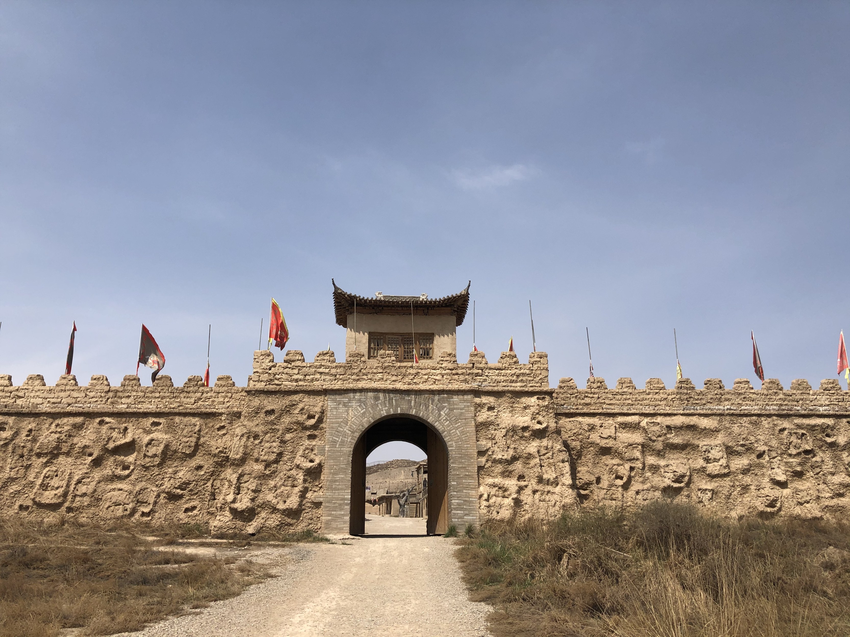 id="gnaukmngba">长城西部影视城是甘肃省兰州市永登县境内的旅游景区