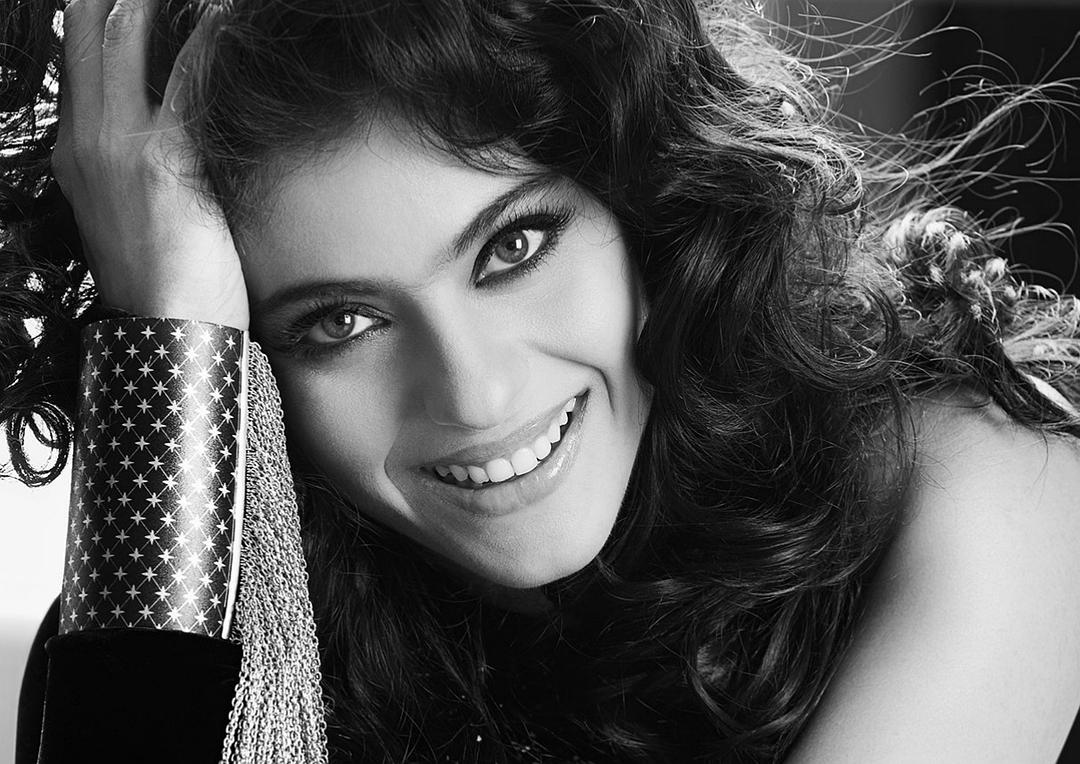 dlyu06e">卡卓尔·德乌甘(kajol devgan),1974年8月5日出生于印度孟买