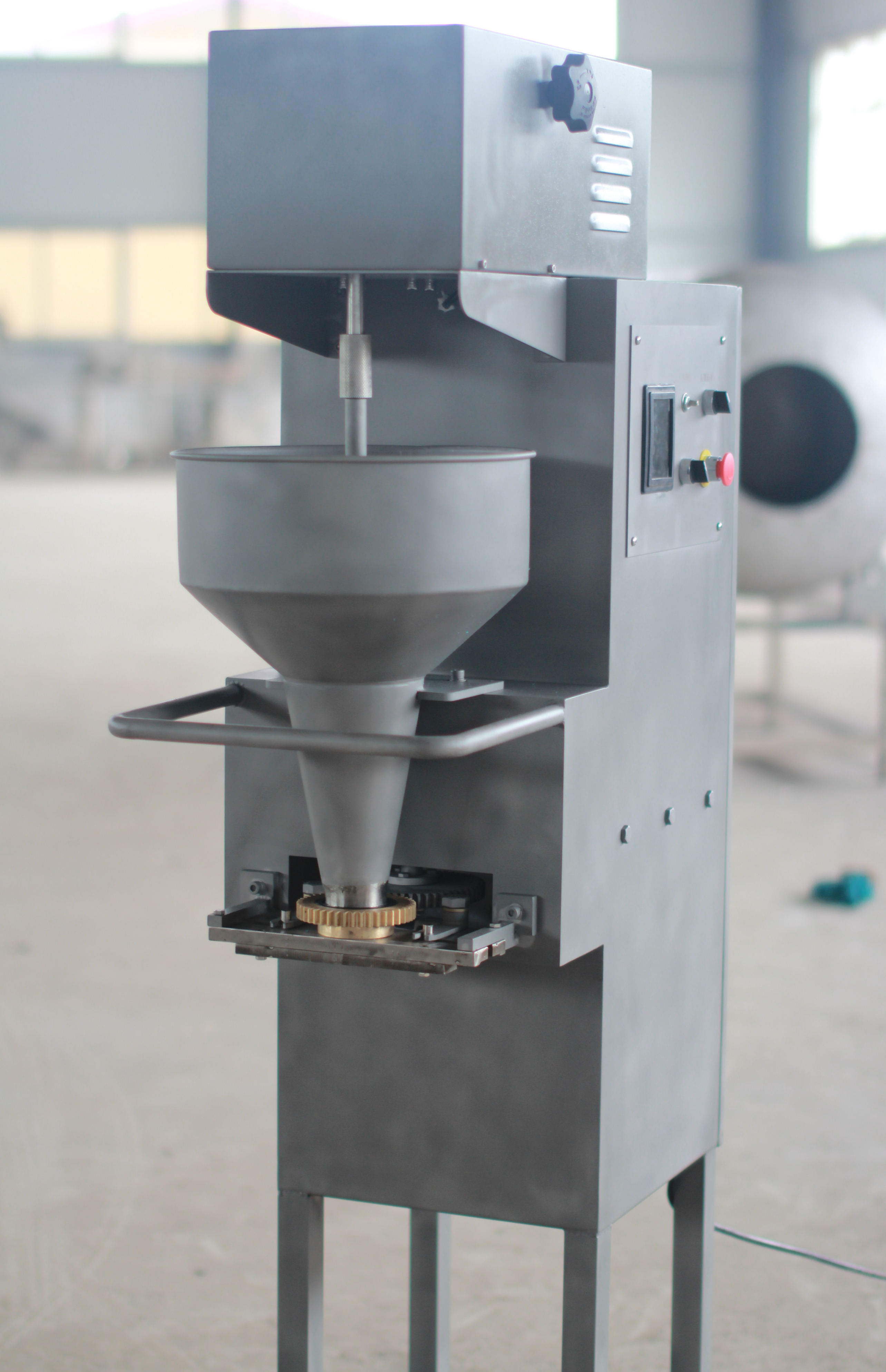 0qn">丸子机用于制作鸡肉丸,鱼丸,虾丸,猪肉丸,牛肉丸,羊肉丸的设备