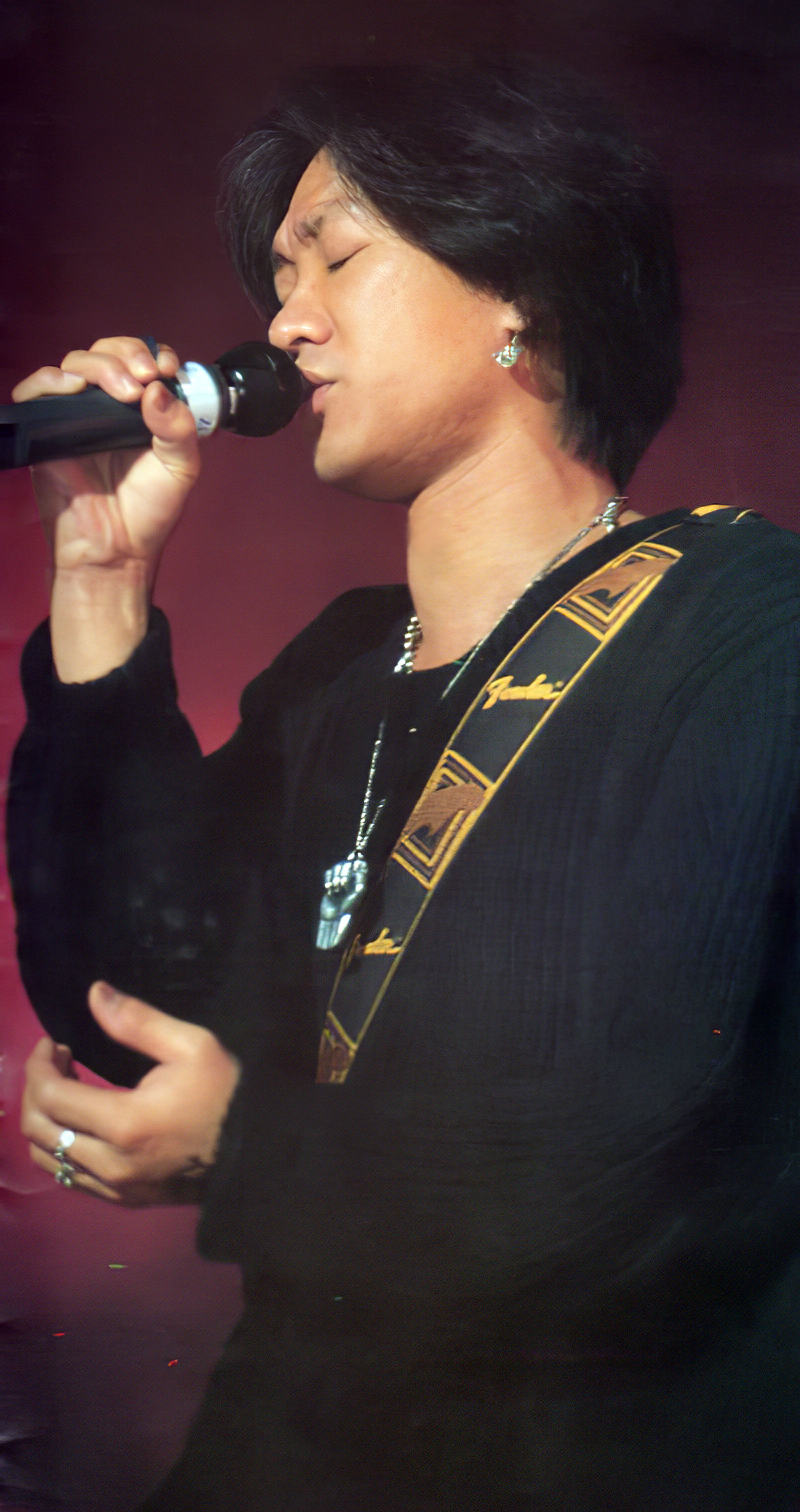  p>黄家驹(1962年6月10日—1993年6月30日),出生于中国香港,祖籍广东