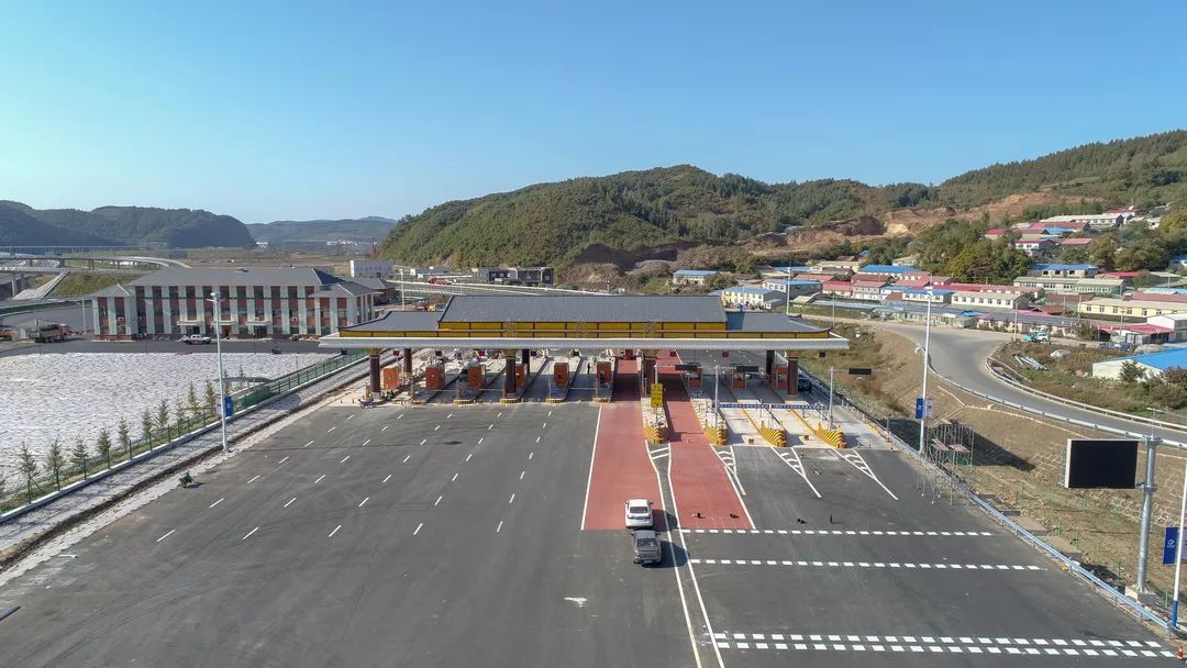 为中国国家高速公路网联络线 a target="_blank" href="/item/集安