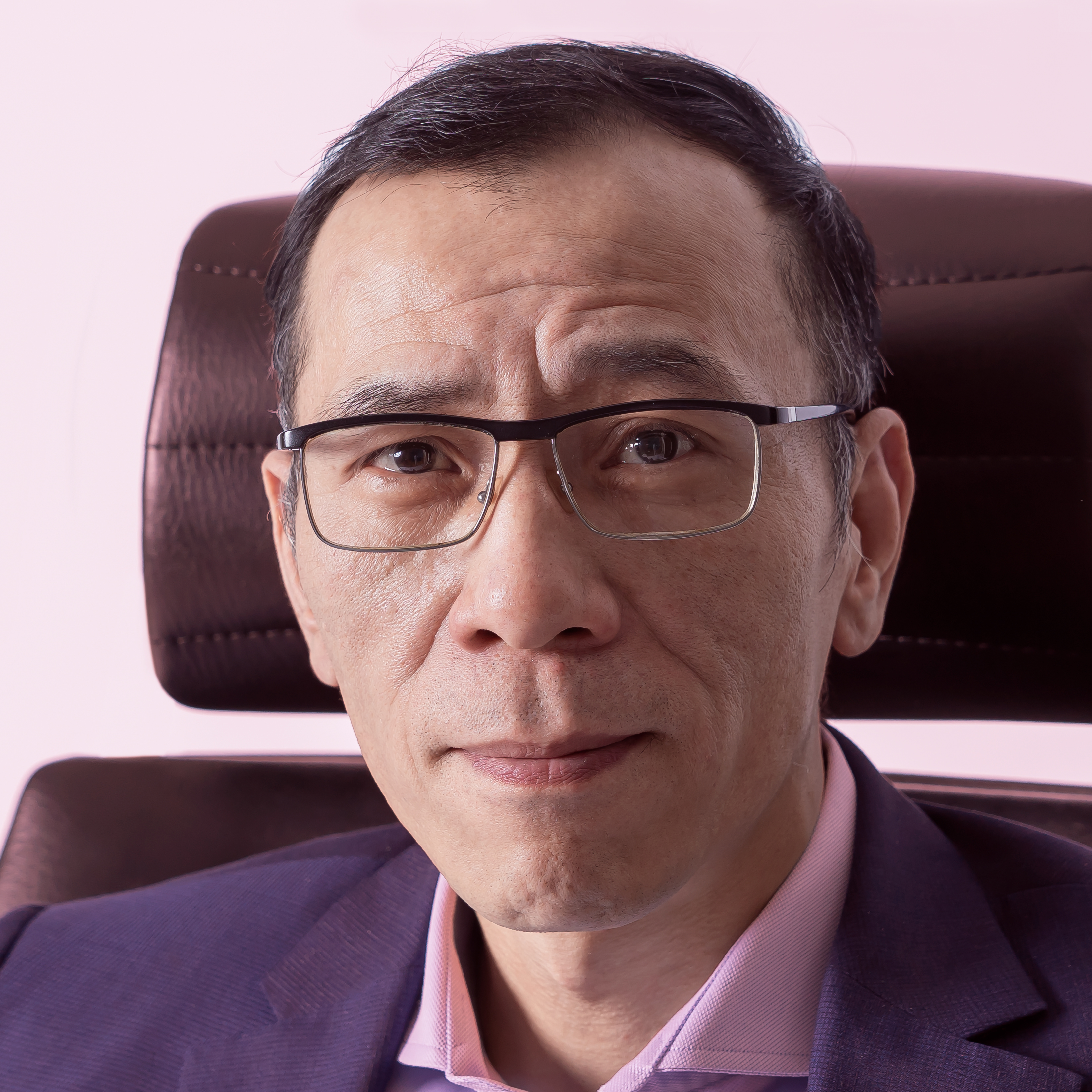 data-id="gnbiw39yws">徐晓峰, a target="_blank" href="/item/上海