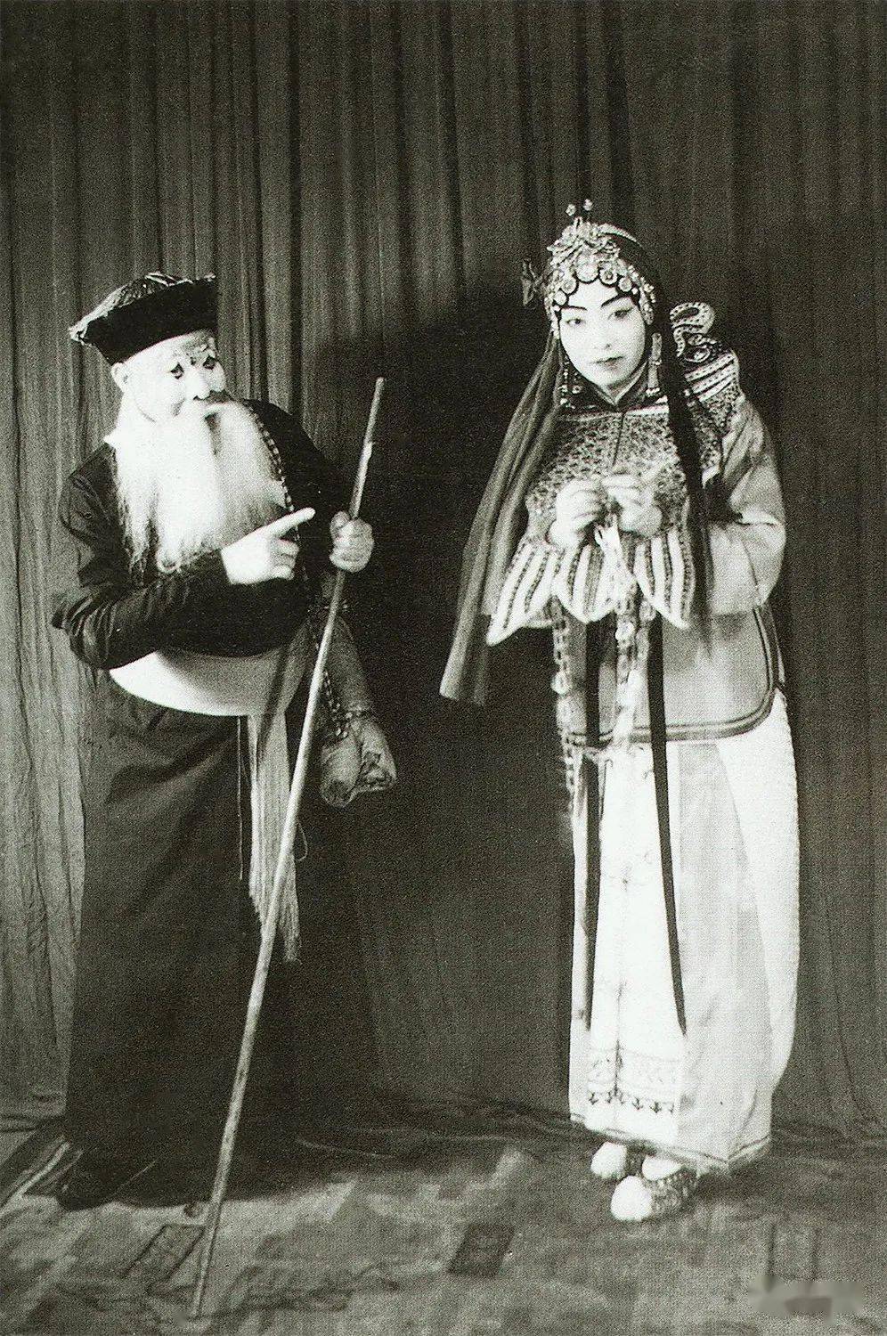  p data-id="gnwof76r98">《女起解》又名《苏三起解》《起解》,京剧