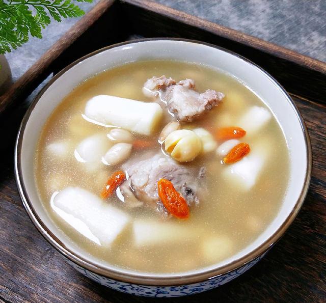 排骨山药莲子汤