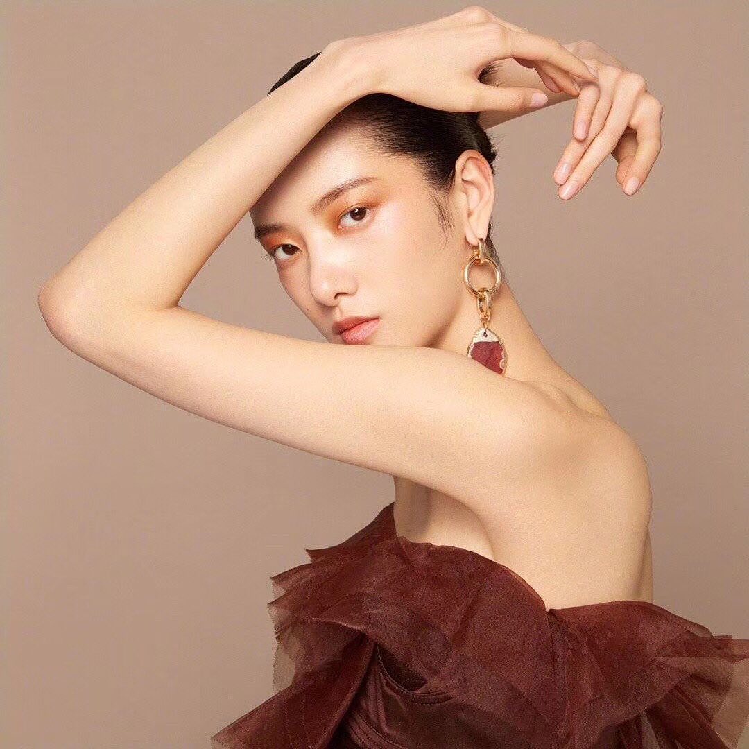  p data-id="2bni8we0shc">项偞婧(cici),出生于浙江省杭州市,中国