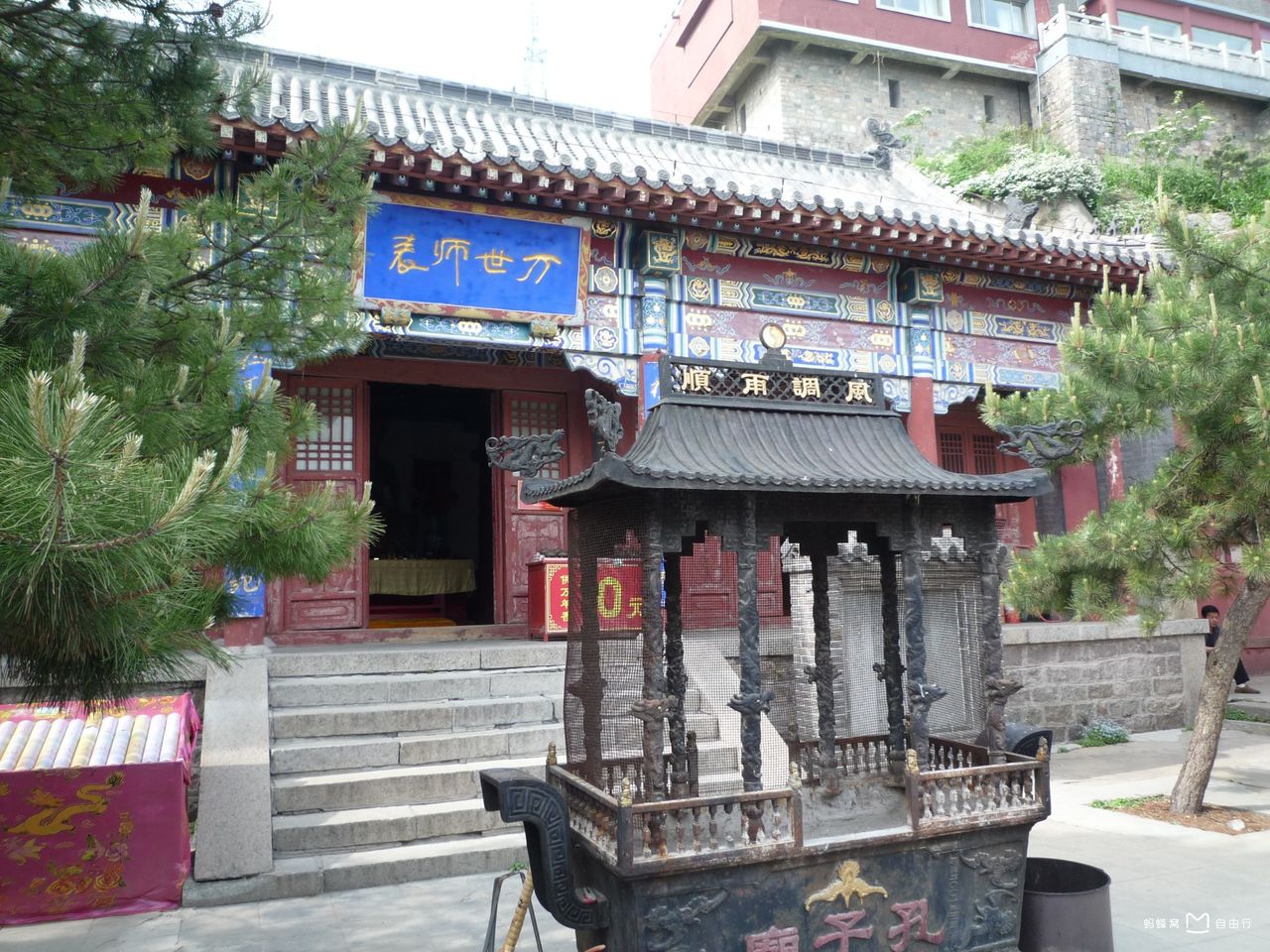 p>孔庙,即孔子庙,又称作文庙,是纪念中国伟大思想家,教育家孔子的祠