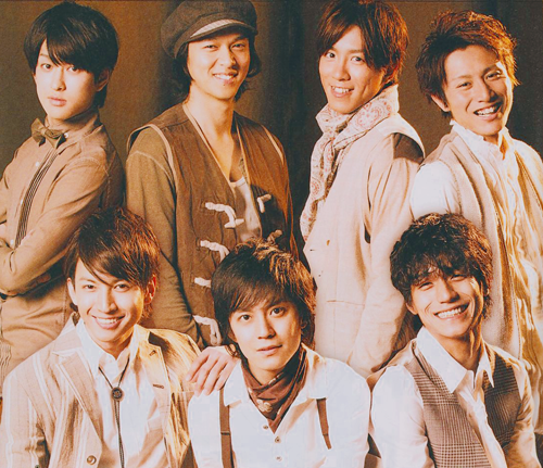 日本杰尼斯事务所旗下男子组合,官方翻译为关杰尼∞.