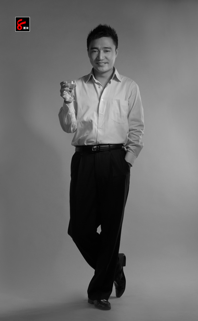 p data-id="gnwynn0077">阿进,原名"徐进",中国内地男歌手,主持人