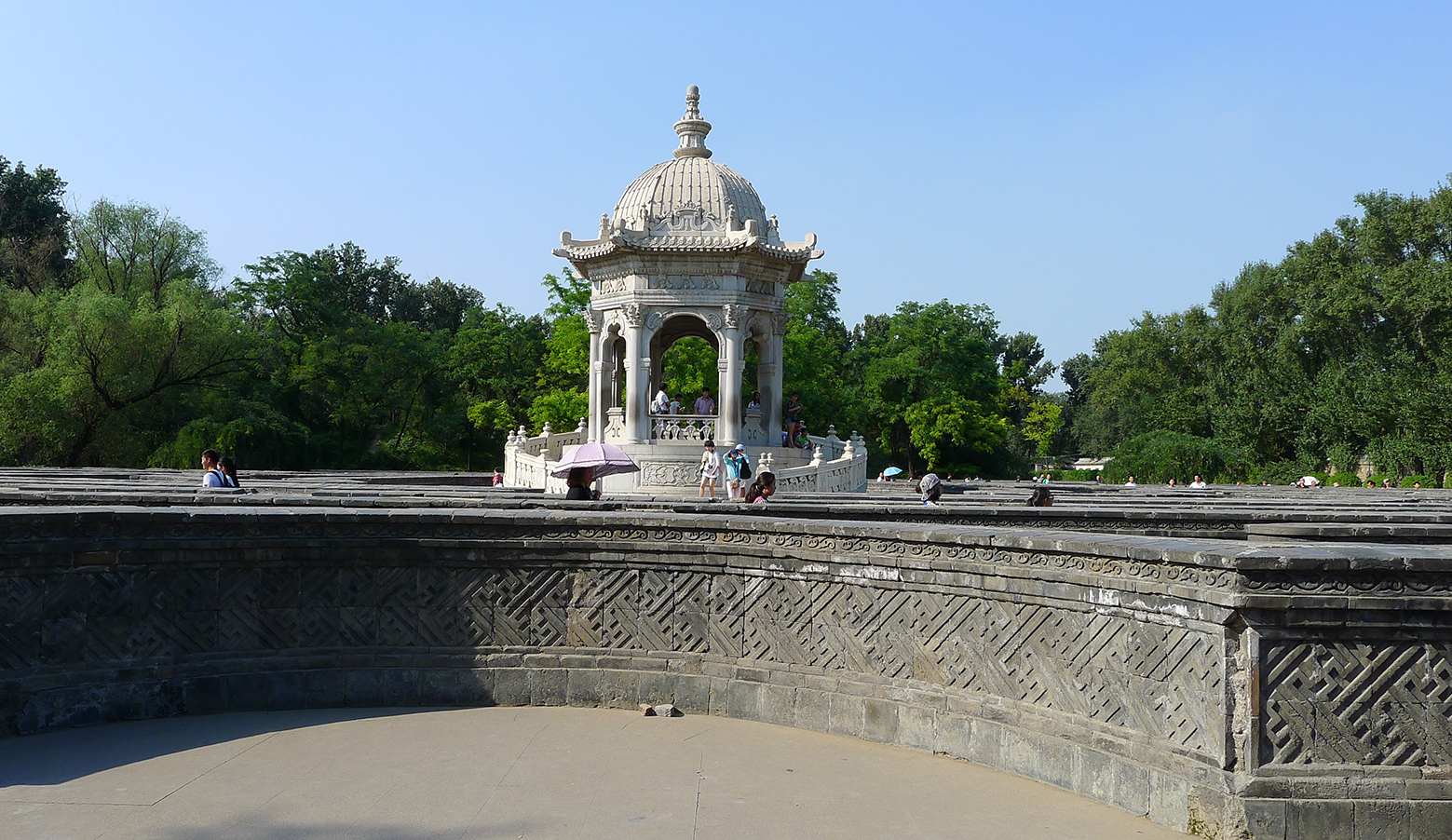 是 a target="_blank" href="/item/圆明园/9328"