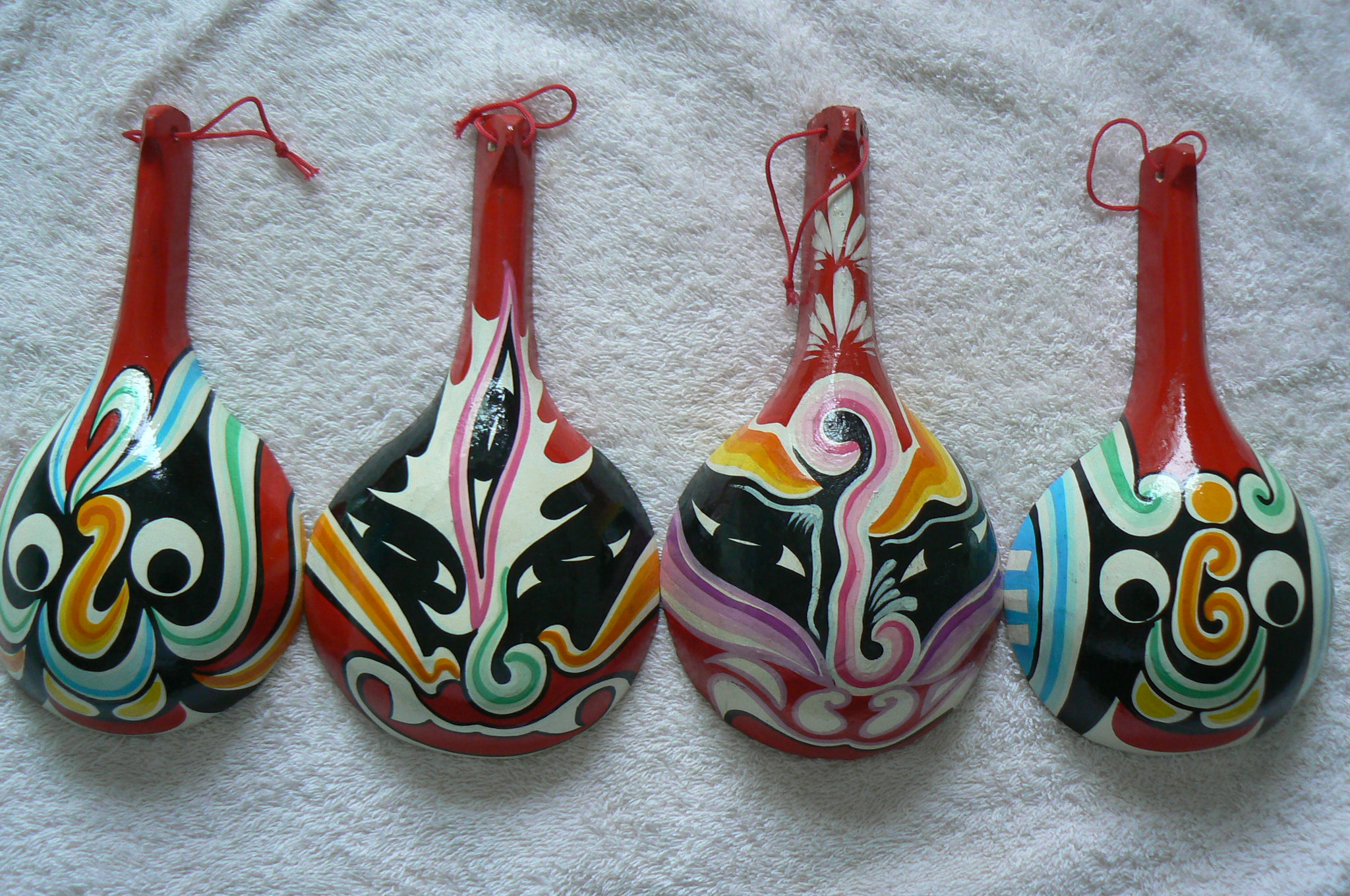 梭子脸谱个性清新自由,大胆,夸张,异彩纷呈,充分