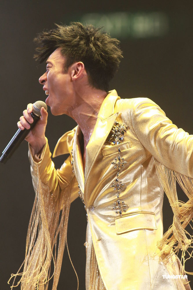  p>许志安(andy hui),1967年8月12日生于香港,祖籍广东省广州市番禺区