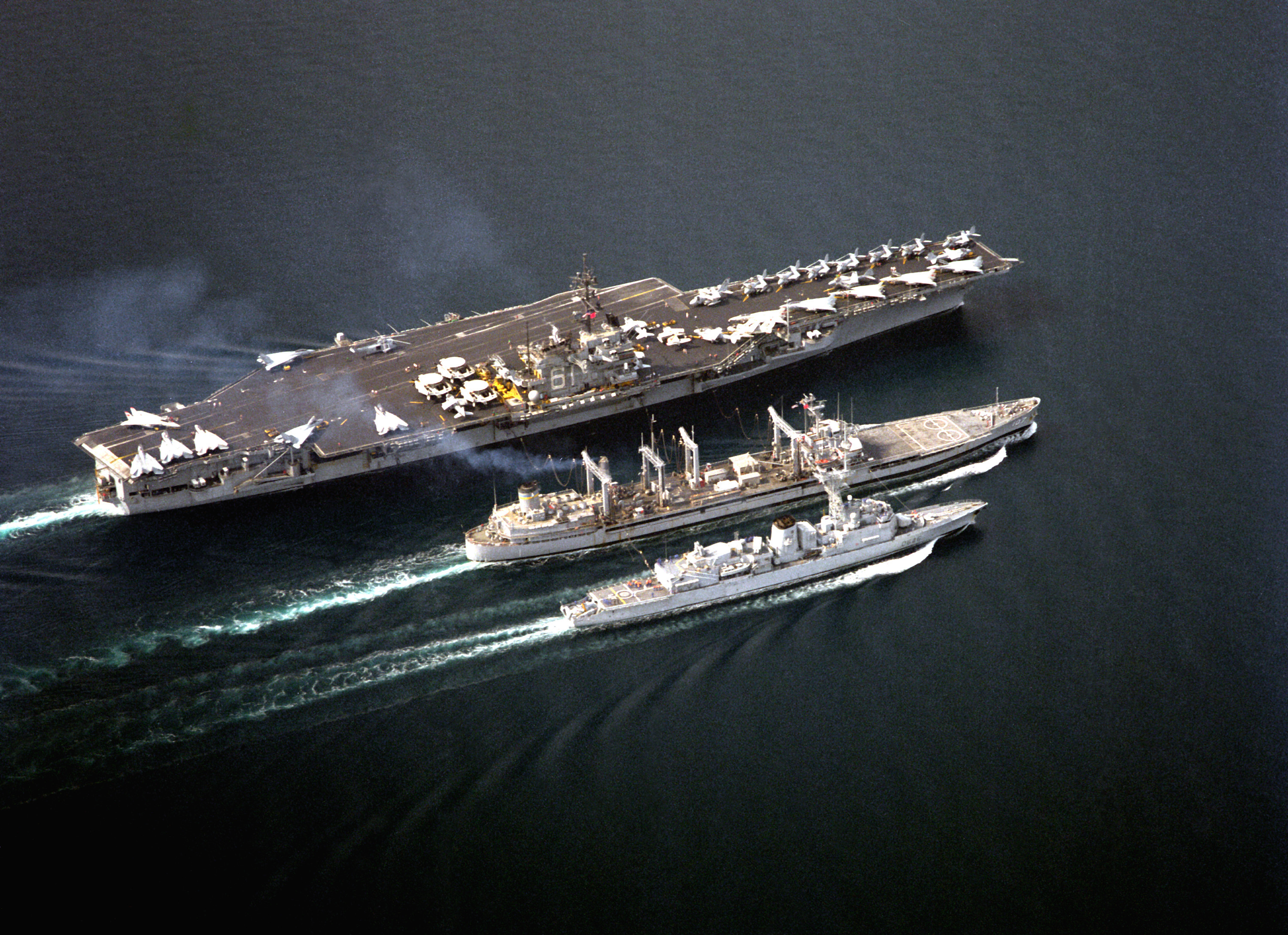  p>福莱斯特级航空母舰(英文:forrestal class aircraft carriers),是